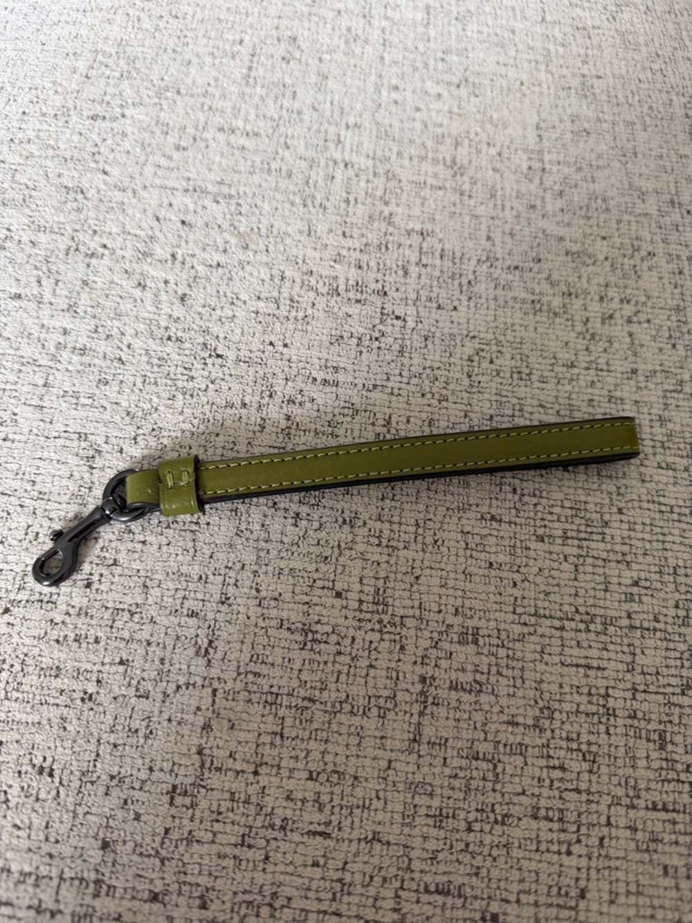 Coach NWOT Green Leather Wristlet Strap 5” gun metal